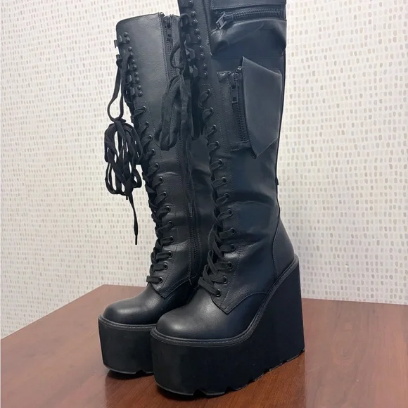 Current Mood x Dolls Kill - OBSIDIAN POCKET PLATFORM BOOTS - Picture 1 of 5